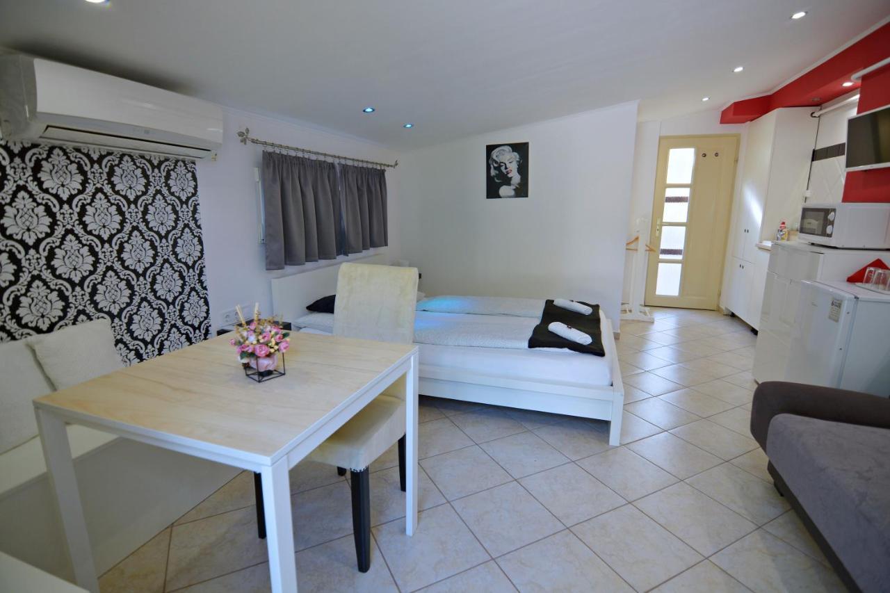 R.Gold Apartman Makó Εξωτερικό φωτογραφία