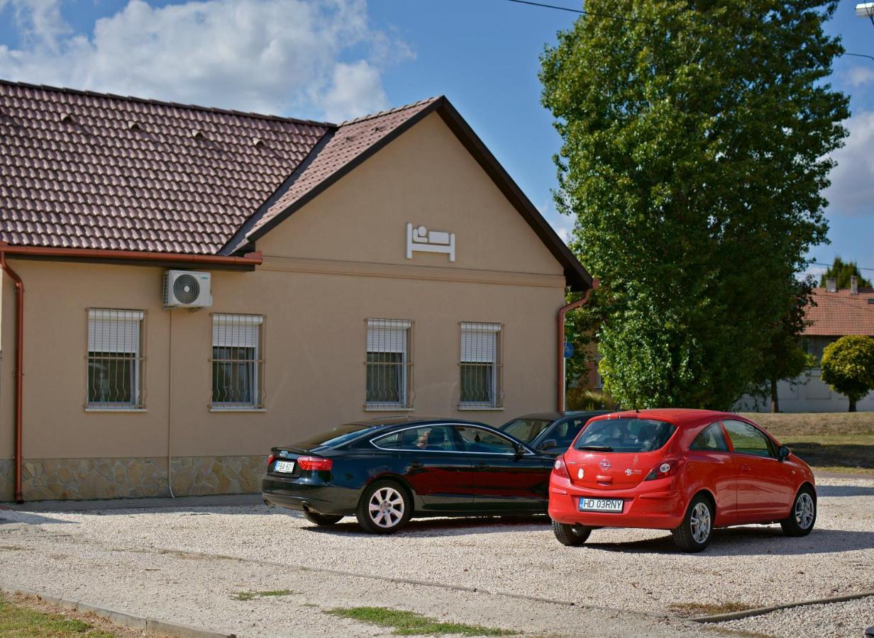 R.Gold Apartman Makó Εξωτερικό φωτογραφία