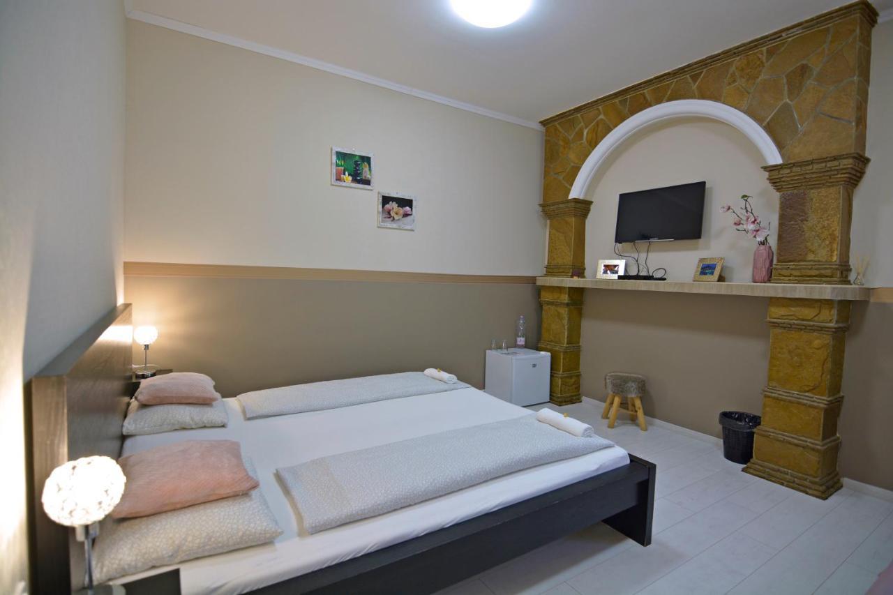 R.Gold Apartman Makó Εξωτερικό φωτογραφία