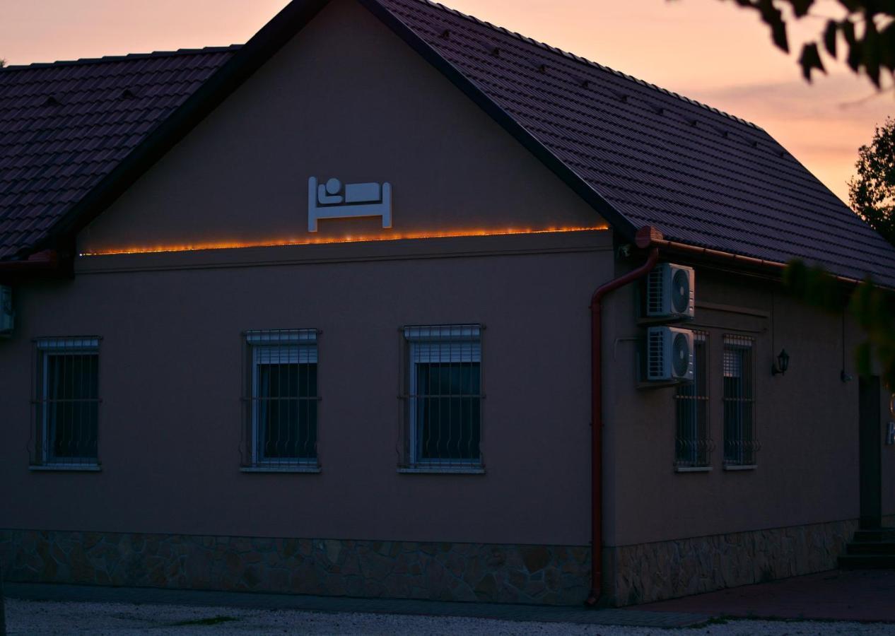 R.Gold Apartman Makó Εξωτερικό φωτογραφία