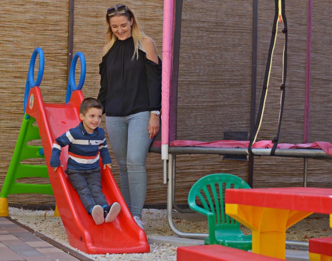 R.Gold Apartman Makó Εξωτερικό φωτογραφία